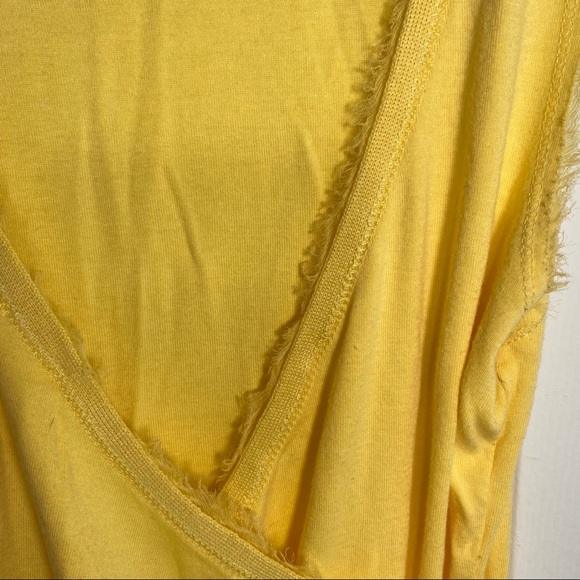 Linq V-Neck Raw-Hem Top - Picture 5 of 7